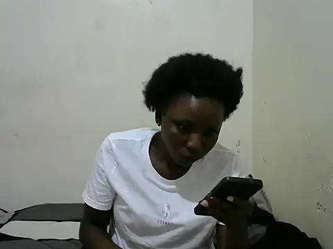 Snapshot of Qcmadonna chatting on 08/05/26, 10:07 Qcmadonna online show from 08/05/26, 10:07