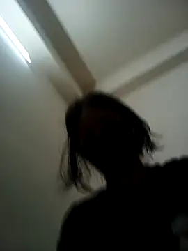 Snapshot of avii5 chatting on 06/30/26, 05:47 avii5 online show from 06/30/26, 05:47