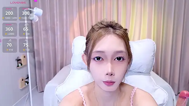 Snapshot of YangYang-0805 chatting on 07/01/26, 05:09 YangYang-0805 online show from 07/01/26, 05:09