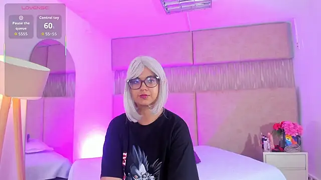   Izumii   online show from 07/18/26, 12:20