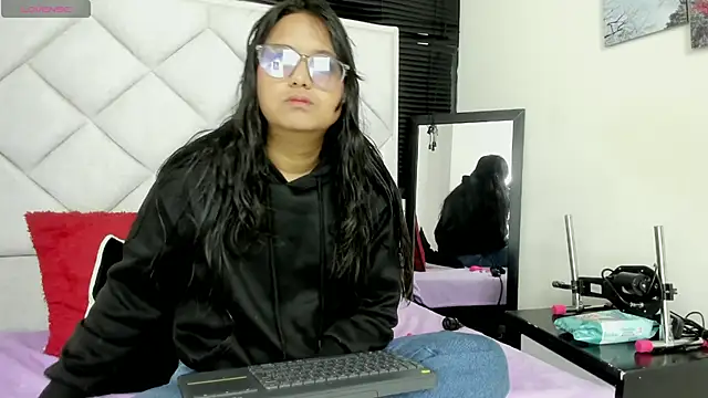 Snapshot of azul_moonn chatting on 08/05/26, 04:26 azul moonn online show from 08/05/26, 04:26