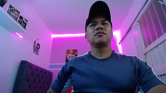Snapshot of fuego_moro chatting on 06/26/26, 06:56 fuego moro online show from 06/26/26, 06:56