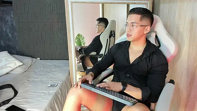Matias strong1 online show from 07/30/26, 11:20