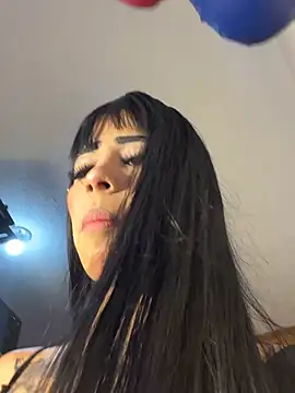 Snapshot of -Brittanny chatting on 07/21/26, 01:19 -Brittanny online show from 07/21/26, 01:19