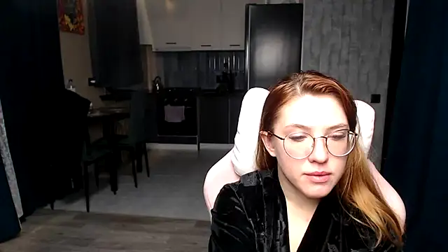 Reginasmilee online show from 11/08/25, 12:33