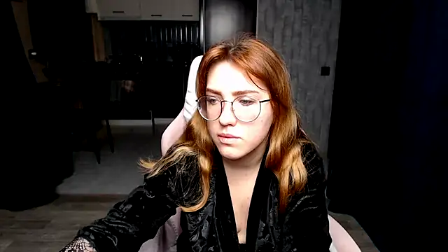 Reginasmilee online show from 11/29/25, 01:52