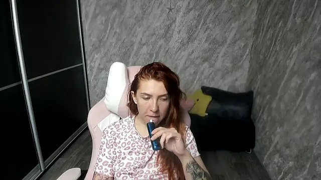 Reginasmilee online show from 06/27/26, 04:06