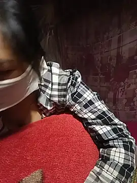 Snapshot of Hiha-nn chatting on 08/04/26, 12:25 Hiha-nn online show from 08/04/26, 12:25