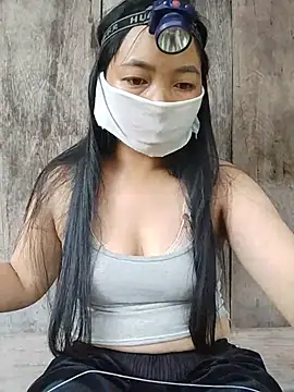 Snapshot of Hiha-nn chatting on 08/05/26, 02:14 Hiha-nn online show from 08/05/26, 02:14