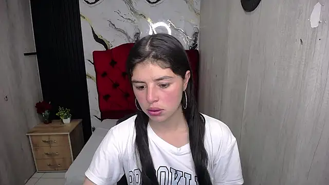 Snapshot of lyssa_blue chatting on 06/24/26, 12:37 lyssa blue online show from 06/24/26, 12:37