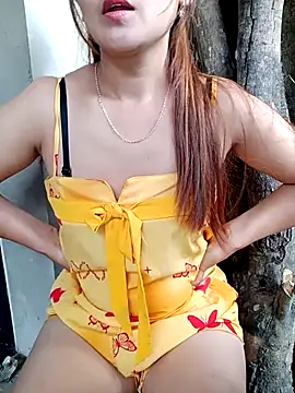 Snapshot of Emma-18h chatting on 07/05/26, 12:06 Emma-18h online show from 07/05/26, 12:06