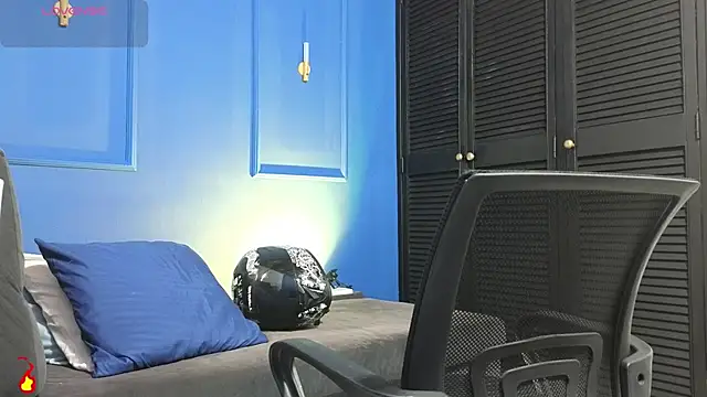 Kiing 001 online show from 07/04/26, 01:17