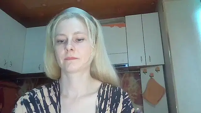 Vexieeka online show from 07/13/26, 07:05