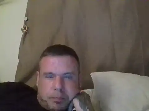 Snapshot of hotwetblondendaddy chatting on 07/11/26, 08:06 hotwetblondendaddy online show from 07/11/26, 08:06