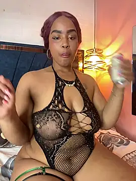 Snapshot of Ayla_Noir chatting on 07/15/26, 04:01 Ayla Noir online show from 07/15/26, 04:01