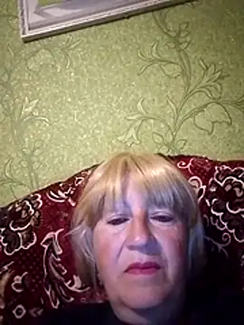 Snapshot of EmmaSwan555 chatting on 07/08/26, 05:06 EmmaSwan555 online show from 07/08/26, 05:06