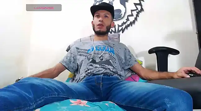 Snapshot of WOLFMONSTERDICK chatting on 03/05/25, 03:51 WOLFMONSTERDICK online show from 03/05/25, 03:51