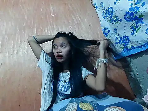 Snapshot of SkinnyGirl_PinayBaby chatting on 06/27/26, 12:22 SkinnyGirl PinayBaby online show from 06/27/26, 12:22