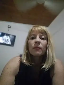 Snapshot of CarmenAmorosa chatting on 07/18/26, 01:15 CarmenAmorosa online show from 07/18/26, 01:15