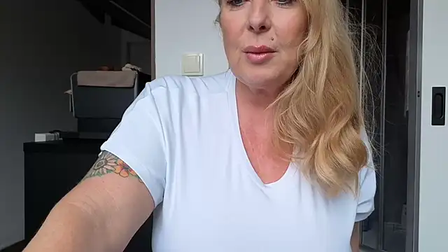 Snapshot of TammyJeann chatting on 02/12/26, 12:55 TammyJeann online show from 02/12/26, 12:55