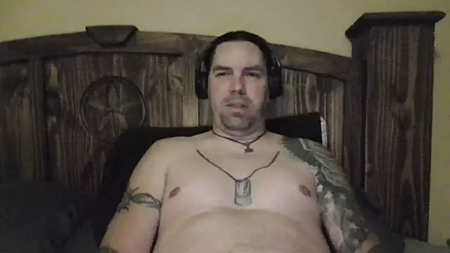 Snapshot of BikerLipps85 chatting on 07/01/26, 11:23 BikerLipps85 online show from 07/01/26, 11:23