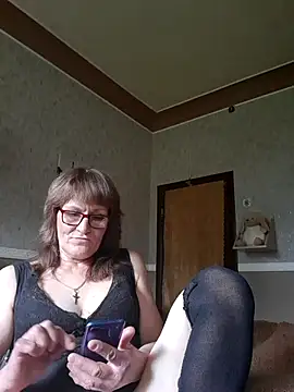 Manulenok online show from 07/04/26, 10:10