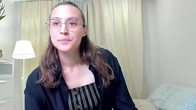 Snapshot of VivianCoskrey chatting on 06/30/26, 03:57 VivianCoskrey online show from 06/30/26, 03:57