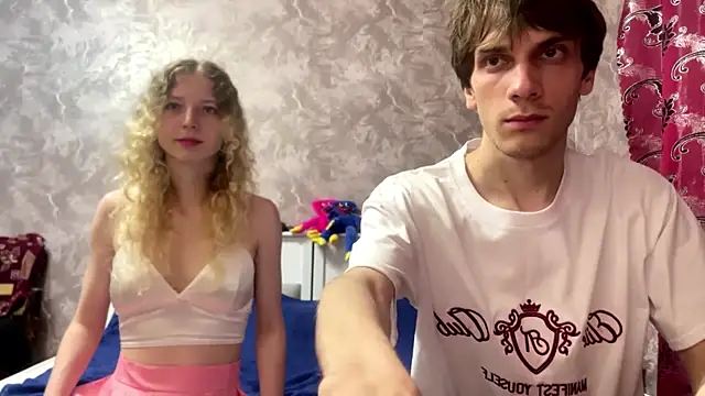 Cute  Couple  online show from 07/15/26, 07:30