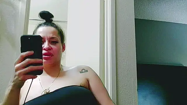 Snapshot of imisamoore69 chatting on 01/17/26, 07:13 imisamoore69 online show from 01/17/26, 07:13