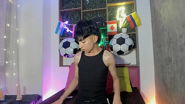 Snapshot of Dominik_lux chatting on 07/07/26, 03:31 Dominik lux online show from 07/07/26, 03:31