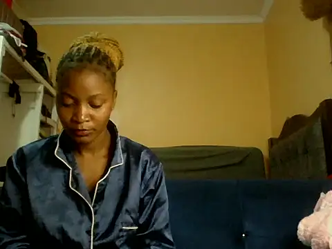 Snapshot of sexybaddie27 chatting on 07/10/26, 03:25 sexybaddie27 online show from 07/10/26, 03:25