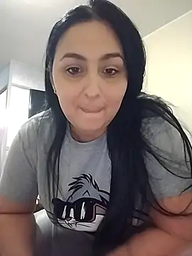 Snapshot of valeria1883 chatting on 07/04/26, 08:37 valeria1883 online show from 07/04/26, 08:37