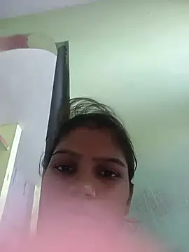 Snapshot of Madhuri_cute_kaur chatting on 07/15/26, 09:14 Madhuri cute kaur online show from 07/15/26, 09:14