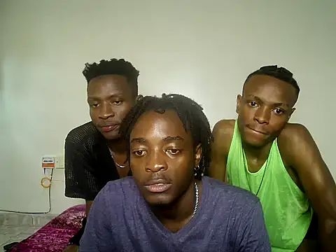 Snapshot of threemanias chatting on 07/20/26, 01:13 threemanias online show from 07/20/26, 01:13