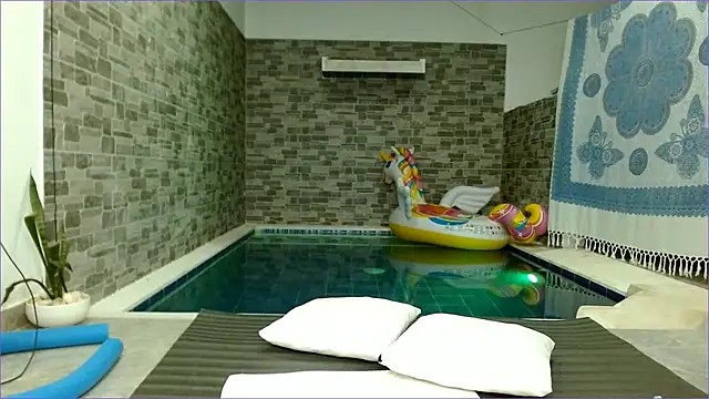 katiasupreme1 online show from 02/10/25, 12:19