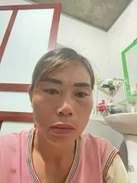 Snapshot of quyquy01 chatting on 07/14/26, 08:47 quyquy01 online show from 07/14/26, 08:47