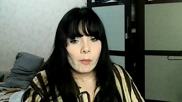 Snapshot of moresunshine chatting on 07/12/26, 05:59 moresunshine online show from 07/12/26, 05:59