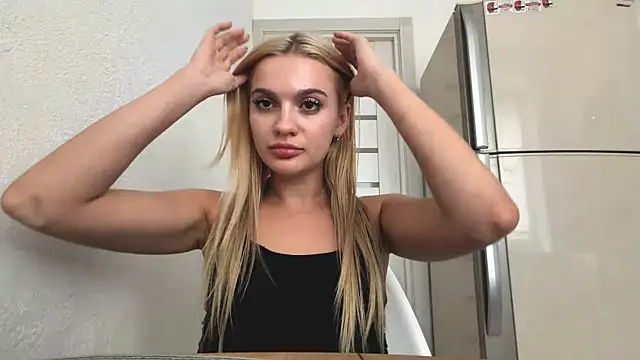 Snapshot of Karadelavine chatting on 07/09/26, 04:44 Karadelavine online show from 07/09/26, 04:44