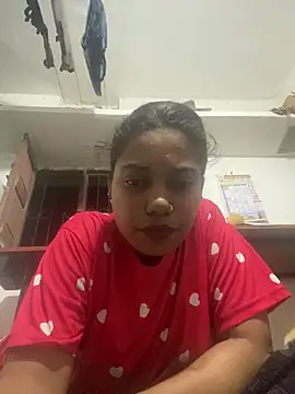 Diamond-girl143 online show from 07/09/26, 05:17