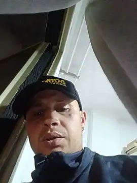 suavesito00070 online show from 07/10/26, 12:37