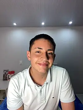 Snapshot of andreslavado chatting on 07/12/26, 01:18 andreslavado online show from 07/12/26, 01:18