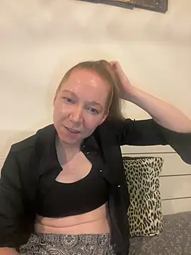 Snapshot of EmmaaFit chatting on 07/13/26, 05:05 EmmaaFit online show from 07/13/26, 05:05