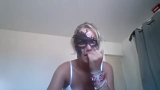 JeuneCharme1 online show from 07/17/26, 01:29