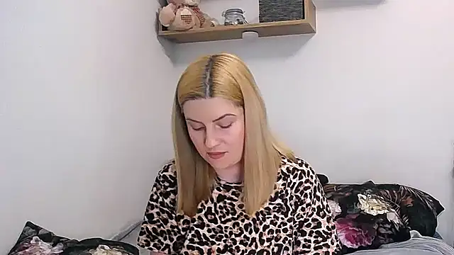 alisenties online show from 05/10/26, 02:33