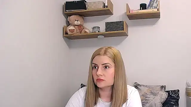 alisenties online show from 05/17/26, 02:35