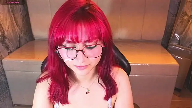 Queen Red v online show from 07/17/26, 06:53