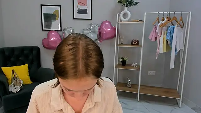 Snapshot of Jill_Moss chatting on 07/17/26, 01:40 Jill Moss online show from 07/17/26, 01:40