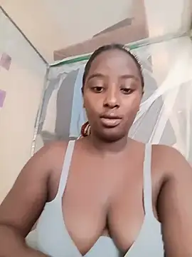 Snapshot of sexyrella84 chatting on 07/21/26, 06:27 sexyrella84 online show from 07/21/26, 06:27