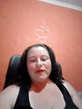 Snapshot of Moonshade30 chatting on 07/18/26, 04:22 Moonshade30 online show from 07/18/26, 04:22