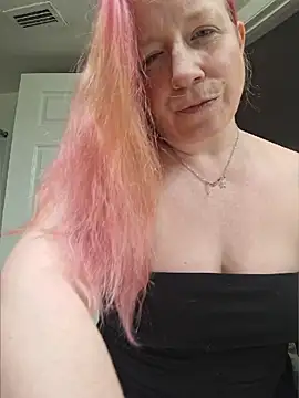 Snapshot of XxMs_StarzxX chatting on 07/01/26, 12:45 XxMs StarzxX online show from 07/01/26, 12:45